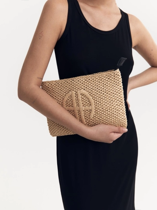 Клатч плетеный