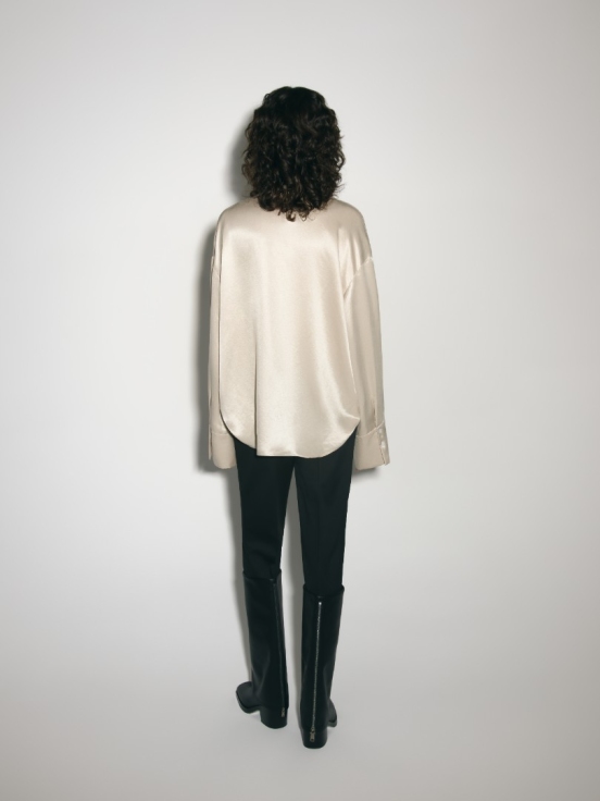 Блуза SILKROAD за 8 370 рублей