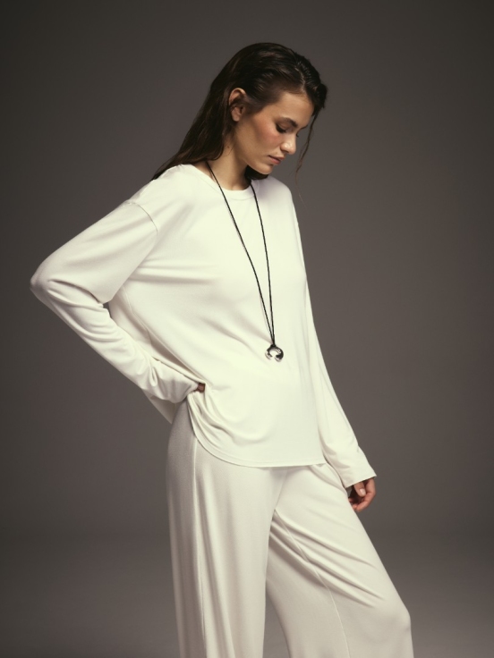 Лонгслив ESSENCE за 11 900 рублей