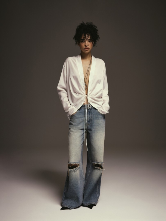 Блуза FELINE цвет белый за 18 130 рублей