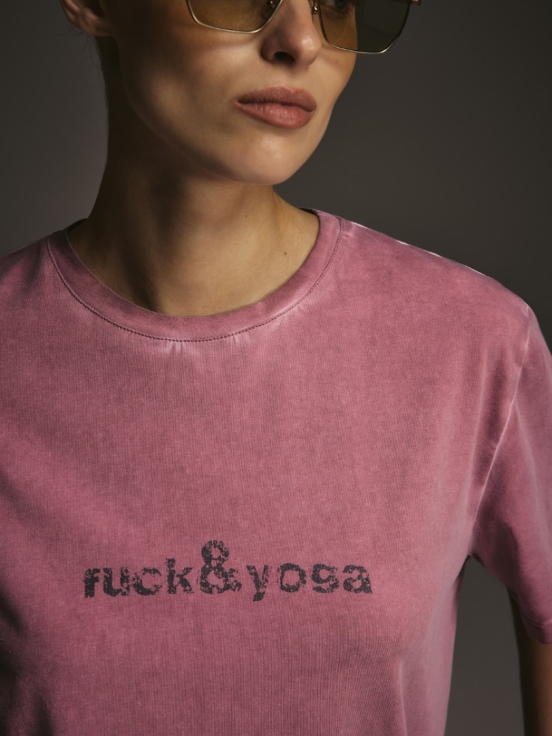 Футболка SKETCH за 10 500 рублей