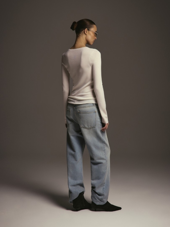 Купить Джемпер NARRATOR цвет молочный за 17 100 рублей