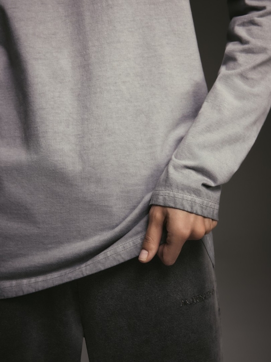 Лонгслив COWORKER за 11 900 рублей