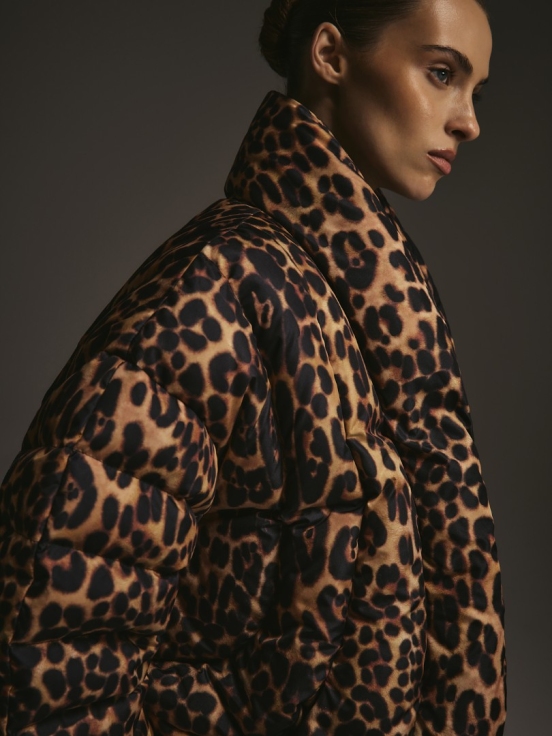 Пуховик ARMOUR за 90 000 рублей