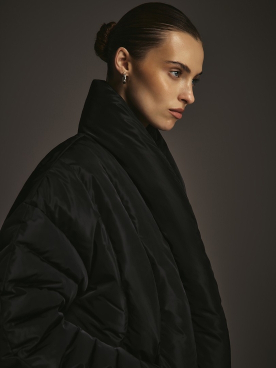 Купить Пуховик ARMOUR цвет черный за 90 000 рублей