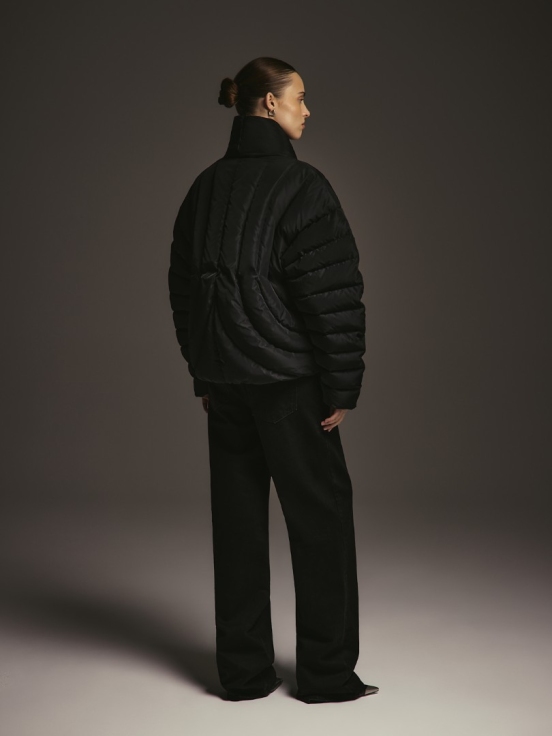 Пуховик ARMOUR за 90 000 рублей