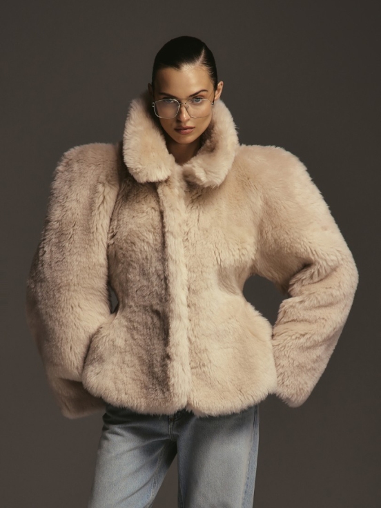 Шуба MANTEAU цвет пудровый