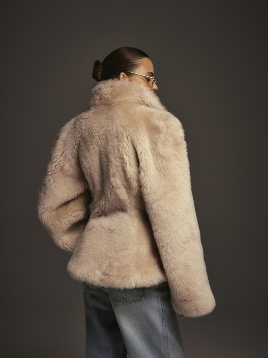 Шуба MANTEAU за 79 200 рублей