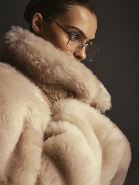 Шуба MANTEAU цвет пудровый за 79 200 рублей