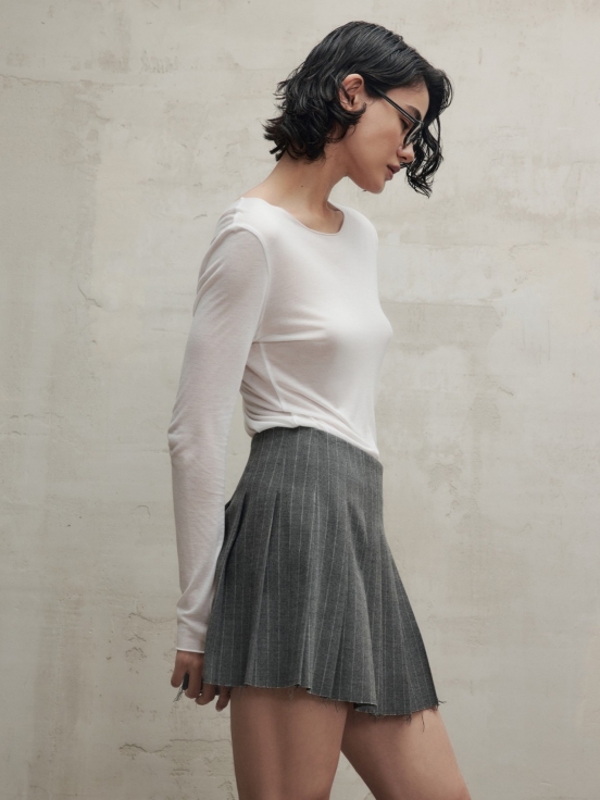 Купить Лонгслив SKIN цвет белый за 11 900 рублей