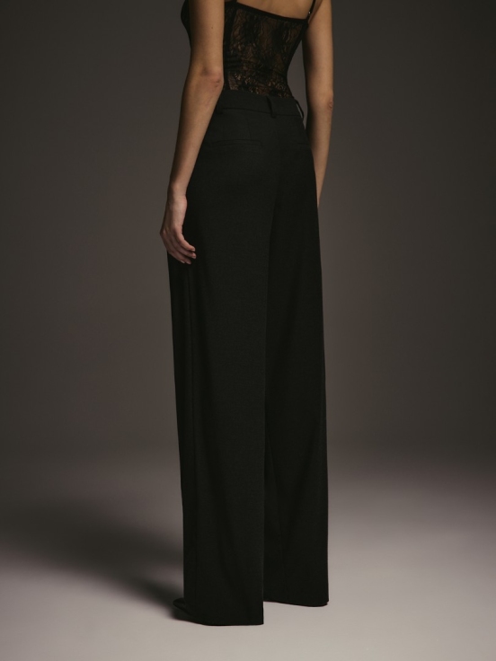 Брюки MARI за 25 900 рублей