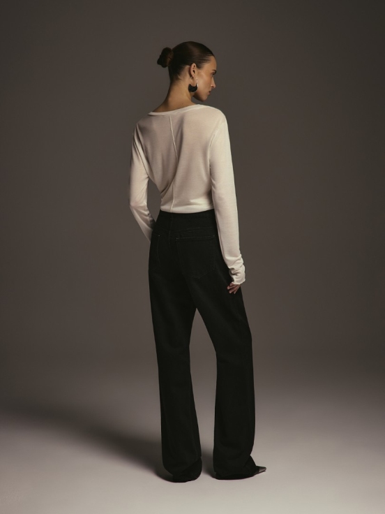 Лонгслив ETUDE цвет молочный за 9 730 рублей