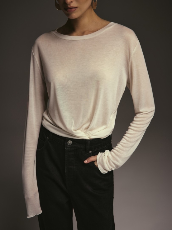 Лонгслив ETUDE за 9 730 рублей