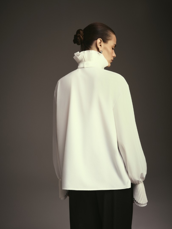 Блуза RAFFINE цвет белый за 30 900 рублей