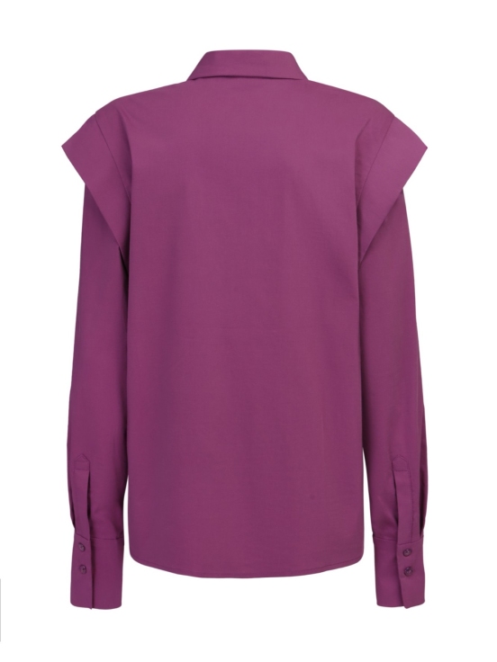 Купить Рубашка с фактурными плечами цвет лиловый за 11 600 рублей