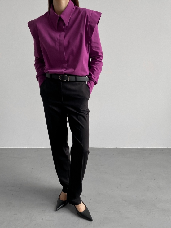 Рубашка с фактурными плечами