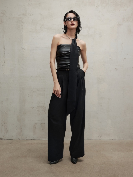 Топ COURAGE цвет черный за 17 900 рублей