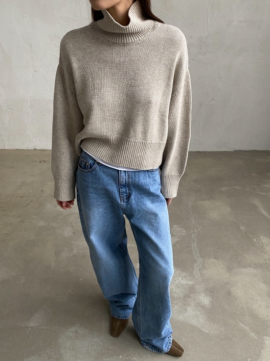 Свитер цвет бежевый за 19 900 рублей