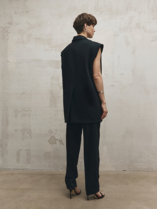 Купить Брюки ONYX цвет черный за 14 900 рублей