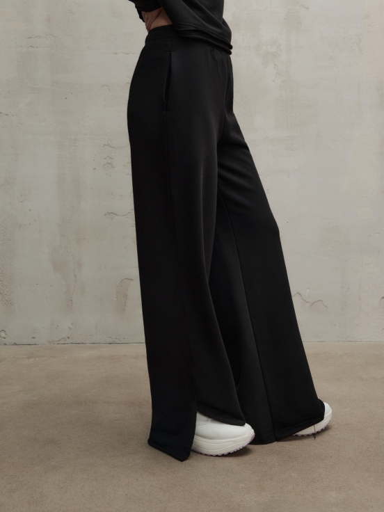 Брюки RUNNING SUIT за 12 800 рублей