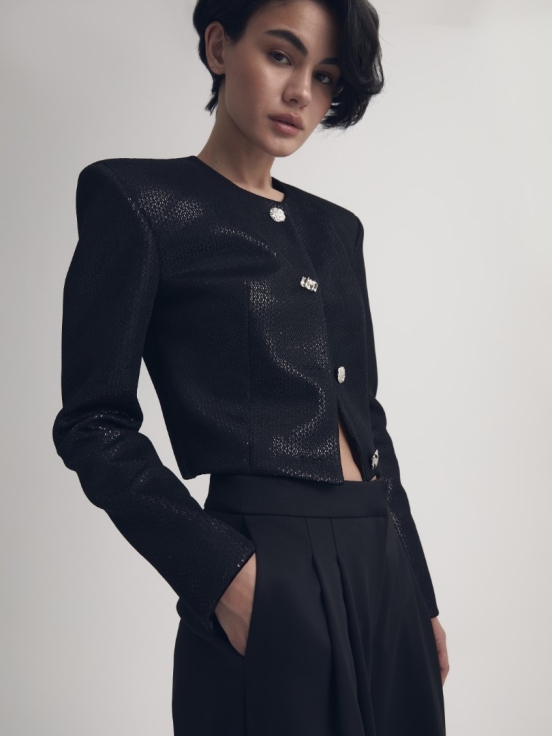 Кроп-жакет NIGHT OUT цвет черный за 39 900 рублей