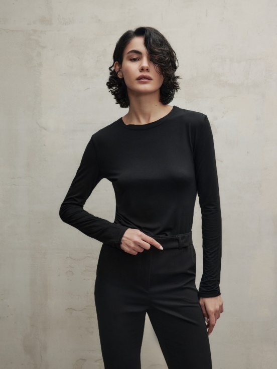 Купить Лонгслив TRINITY LIGHT цвет черный за 9 900 рублей