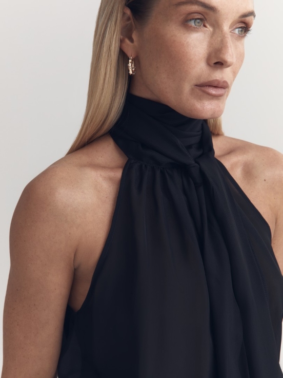 Купить Блуза HERMITAGE цвет черный за 17 900 рублей