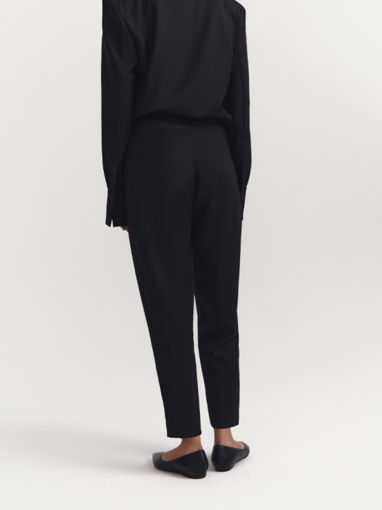 Брюки NOIR за 7 170 рублей