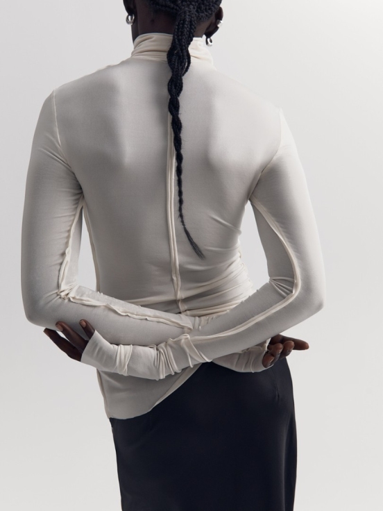 Купить Лонгслив INSIDE цвет экрю за 3 975 рублей