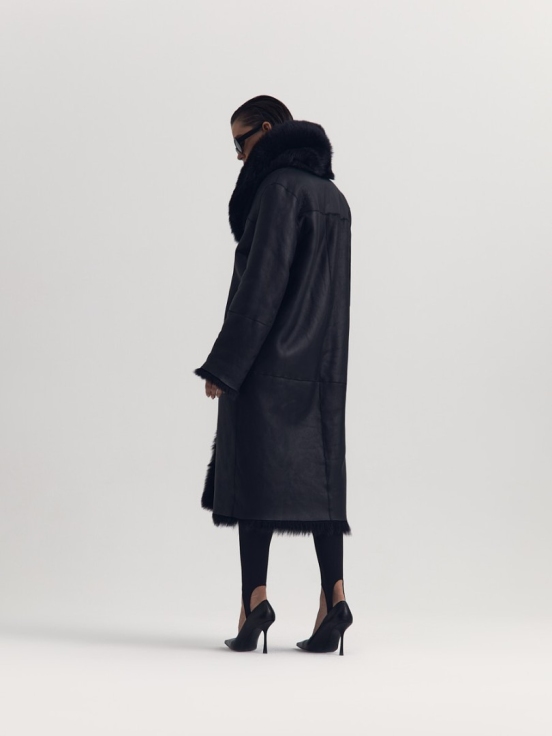 Шуба MOB WIFE за 192 000 рублей