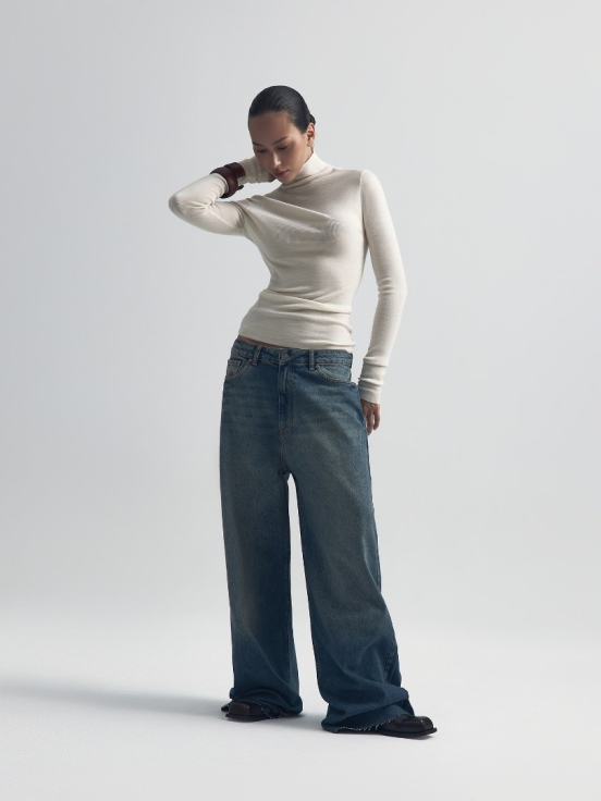 Лонгслив FLUFFY цвет молочный за 9 160 рублей