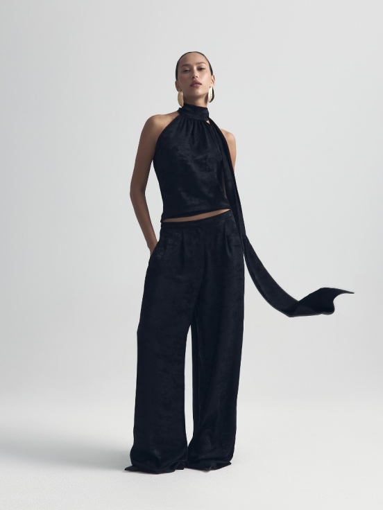 Блуза HERMITAGE NEW цвет черный за 22 900 рублей