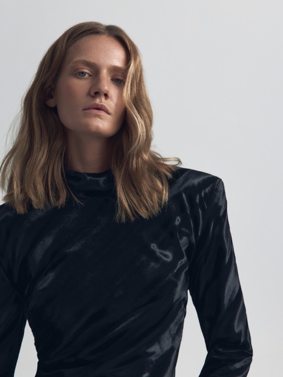 Платье COSMIC цвет черный за 9 900 рублей